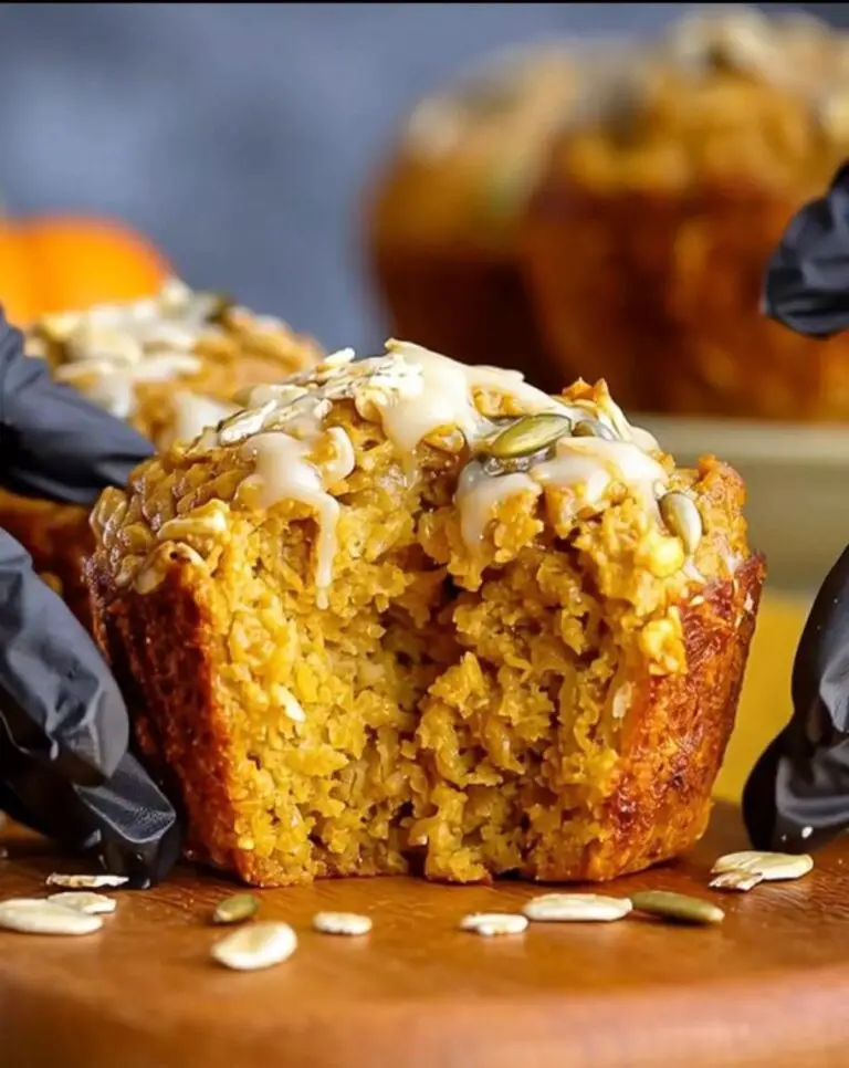 Moist Spiced Pumpkin Oatmeal Muffins
