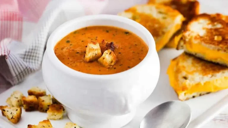 Simple Roasted Tomato Basil Soup Recipe
