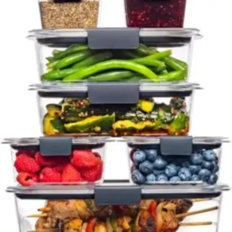 Strawberry Cinnamon Rolls with Cream Cheese Icing: A Fruity Delight