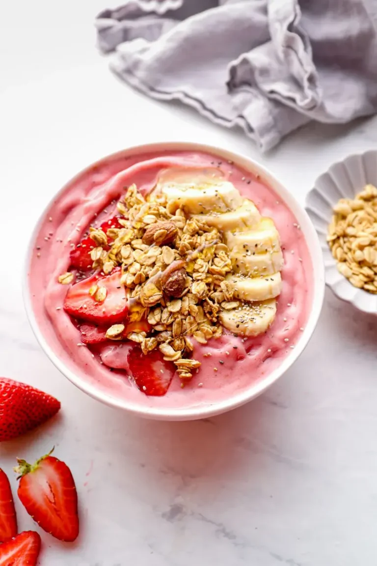 Strawberry Smoothie Bowl | Darn Good Veggies