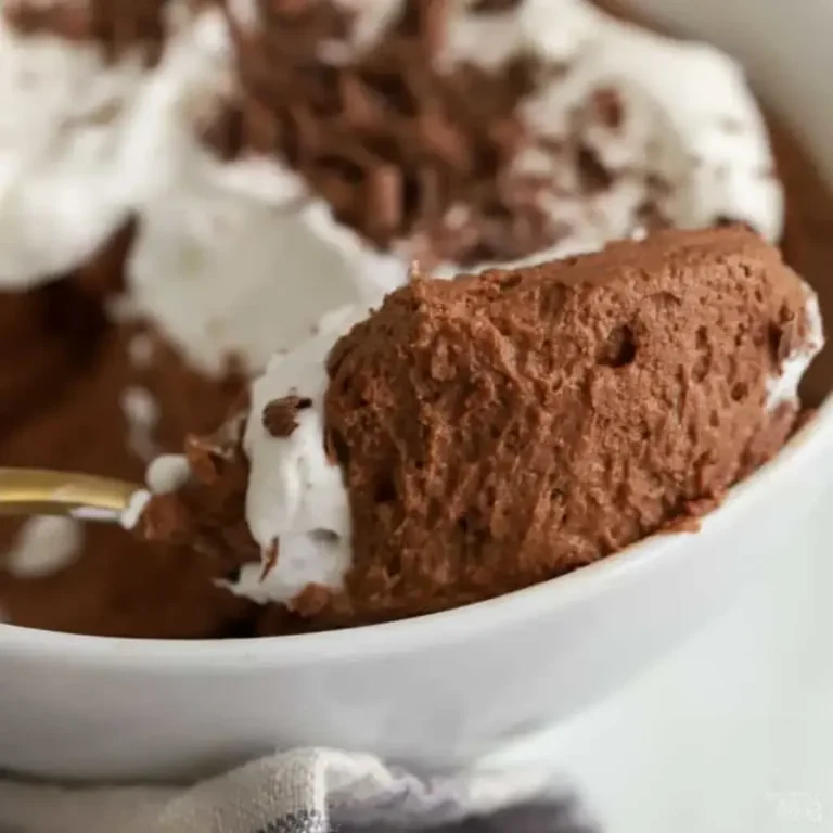 Easy Chocolate Mousse Recipe (Without Eggs)