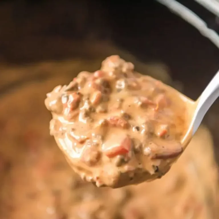 The Best Slow Cooker Queso Dip