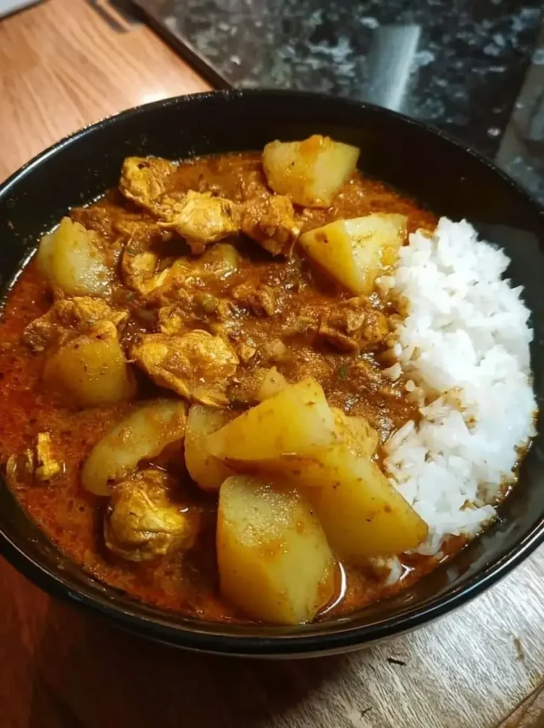 Easy One-Pot Coconut Chicken Curry with Tender Potatoes